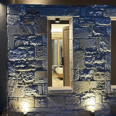 Minimalist アパートホテル